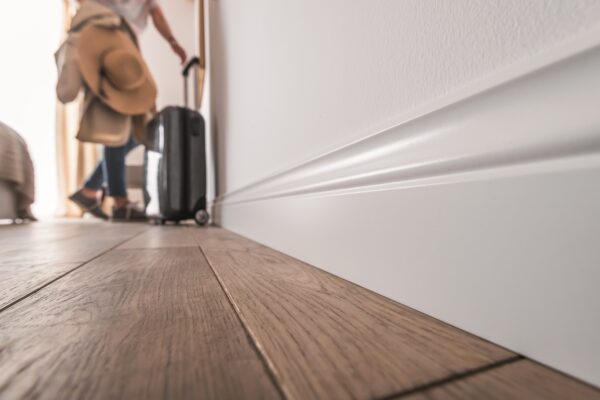 Evera MDF Skirting Board White 120mm x 2.4m - Image 2